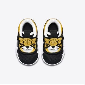 Nike Shoes New Kyrie Irvingfour Little Big Cats Nike Shoes